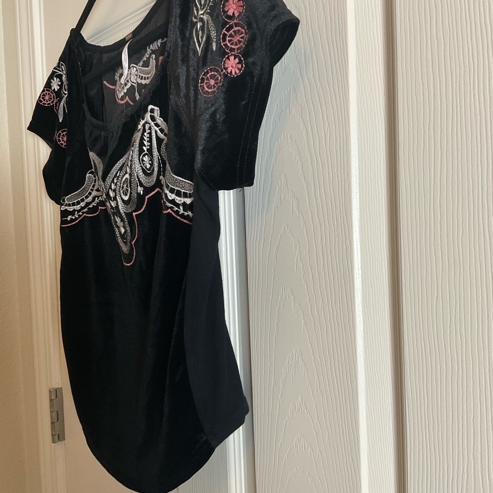 Free People Black Velvet Top with Embroidered Details M - Picture 8 of 11